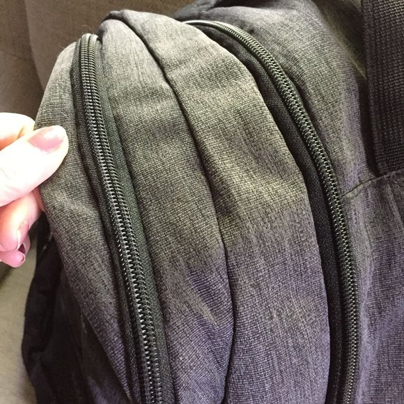 Kenneth Cole Reaction Backpack Interdigital - Picture 10 of 11